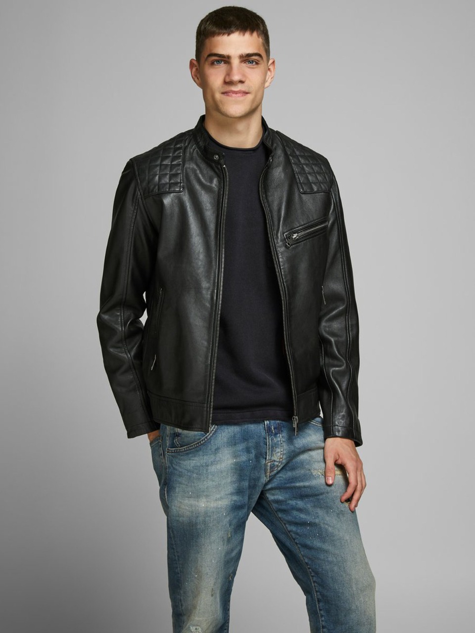 Jack jones куртки. 2456559362089 Jack Jones куртка кожаная. Кожаная куртка Jack Jones. Кожаная куртка Jack Jones мужская. Джек Джонс кожаная.